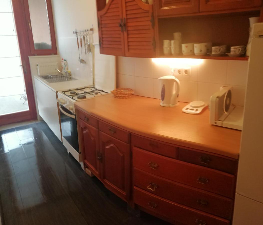 Vizaknai Apartmanhaz Szekesfehervar Ngoại thất bức ảnh