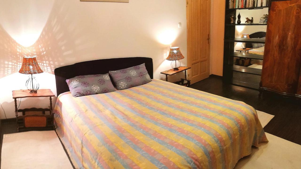 Vizaknai Apartmanhaz Szekesfehervar Ngoại thất bức ảnh