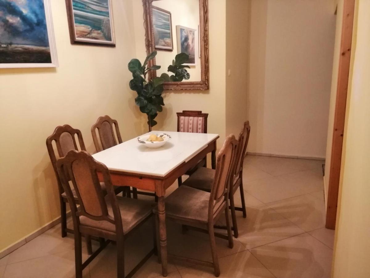 Vizaknai Apartmanhaz Szekesfehervar Ngoại thất bức ảnh