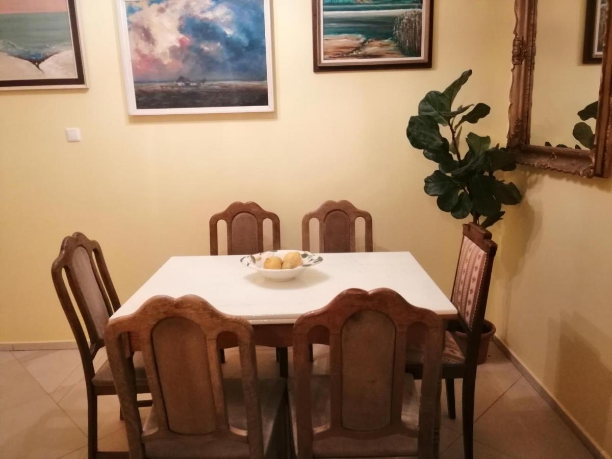 Vizaknai Apartmanhaz Szekesfehervar Ngoại thất bức ảnh
